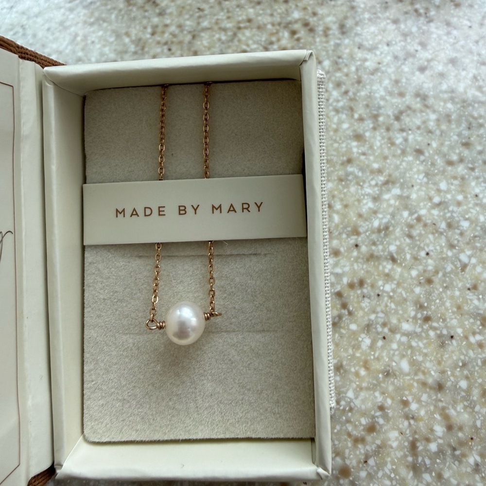 Gold Necklace with Pearl Accent - Picture 5 of 6